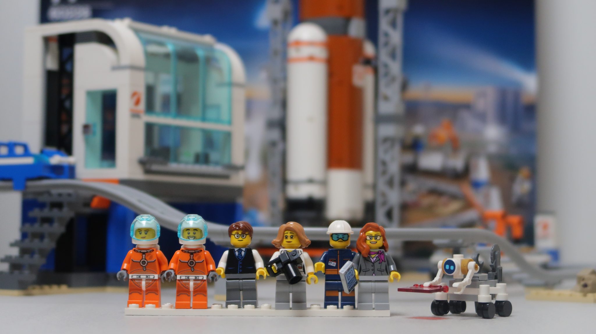 LEGO City Deep Space Rocket and Launch Control review! 60228