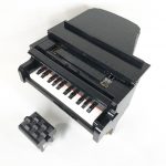 LEGO Ideas 2019 Playable Piano Sleepy Cow - Open keys closed lid