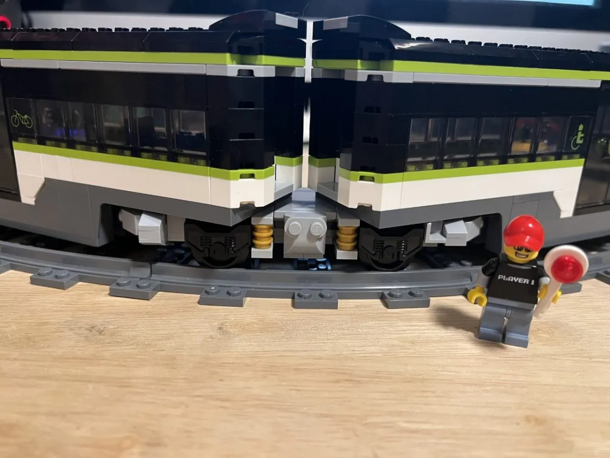LEGO Express Passenger Train Jacobs Bogies Tutorial (60337)